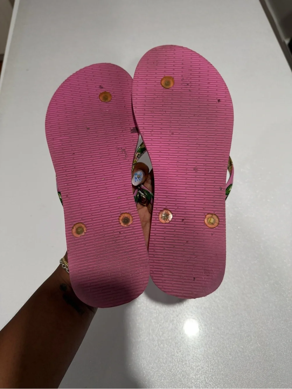 Vera Bradley Pink Floral Flip Flops — Size M (7-8)